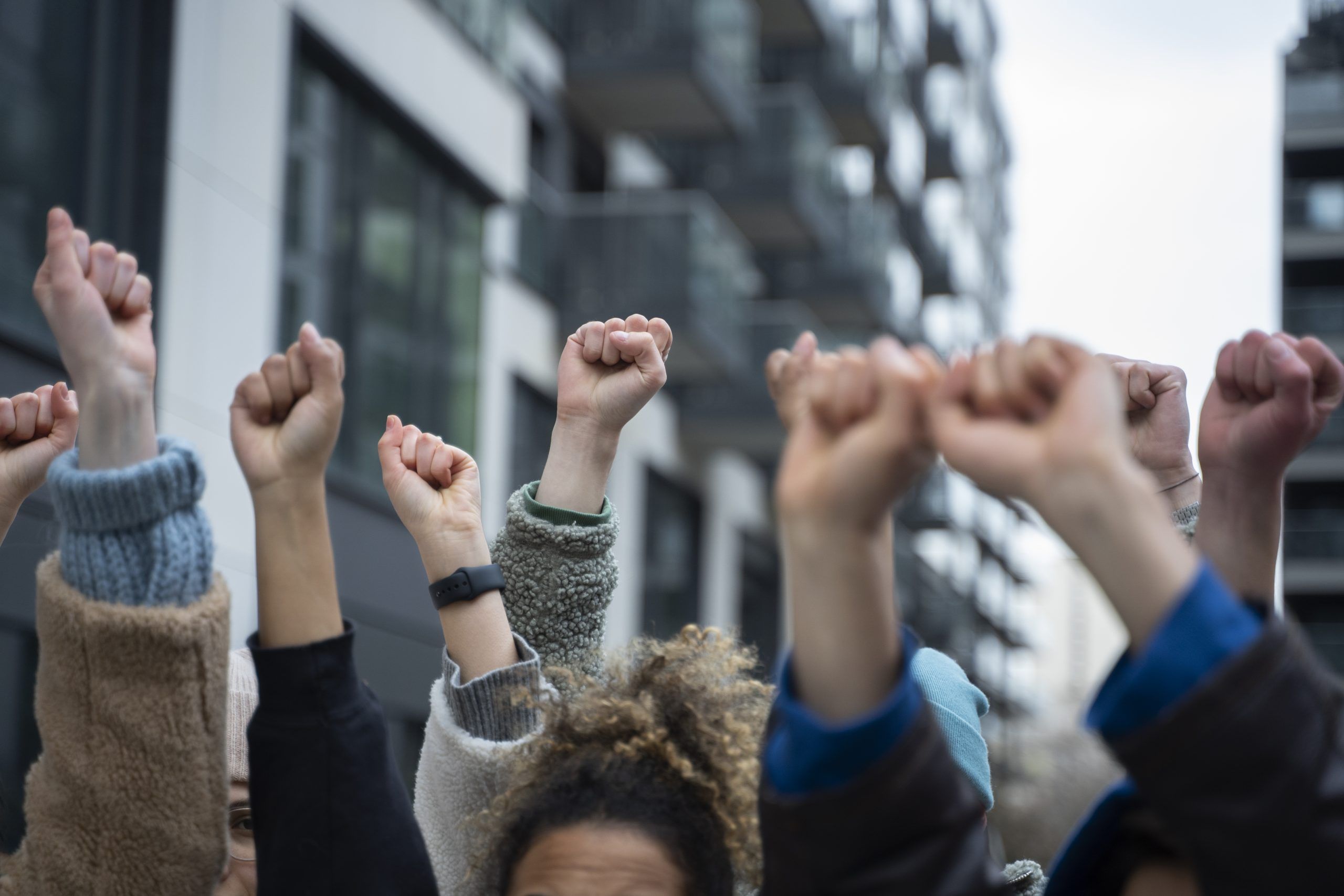personas-protestando-dia-mundial-medio-ambiente