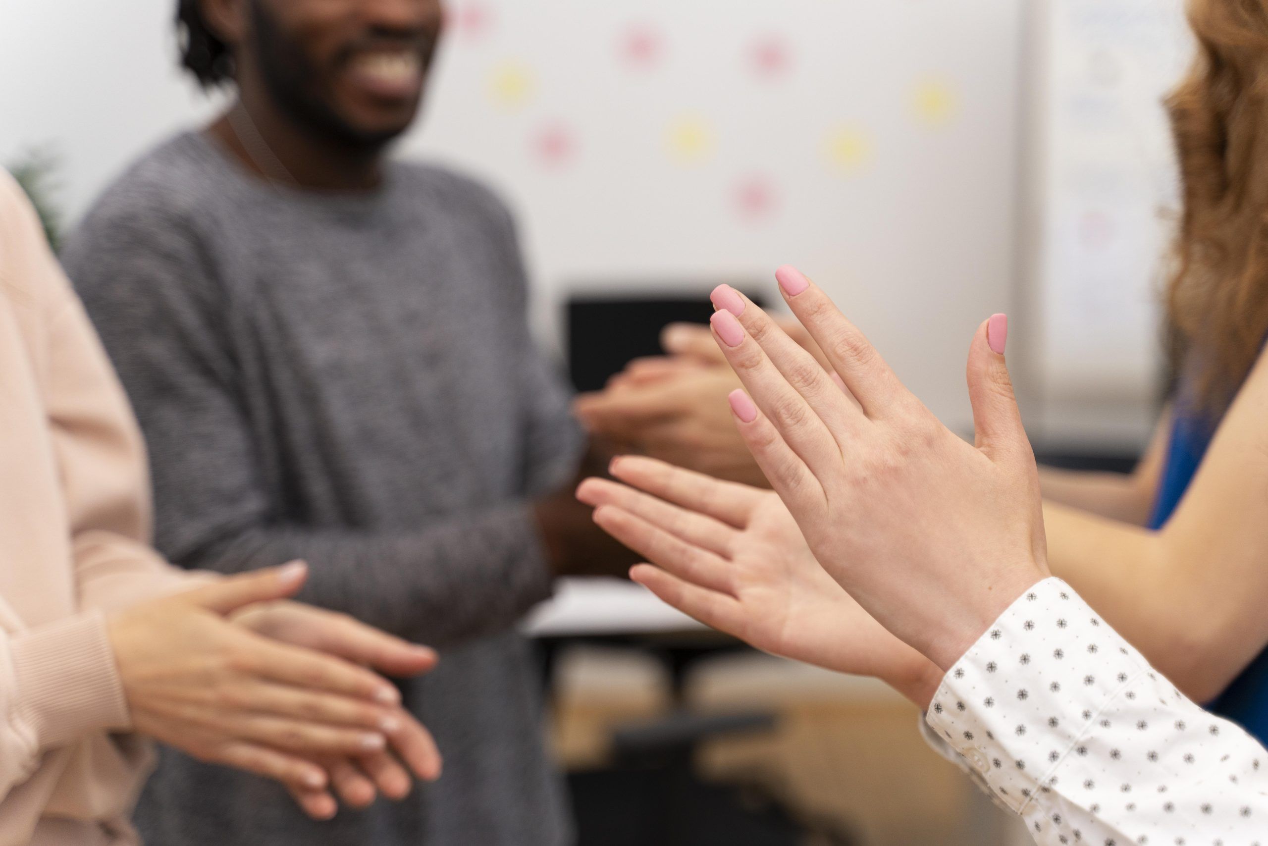 close-up-people-applauding